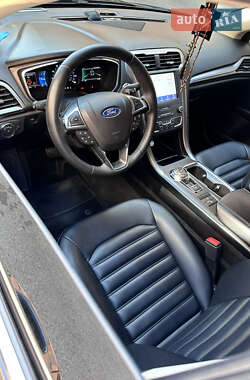 Седан Ford Fusion 2020 в 