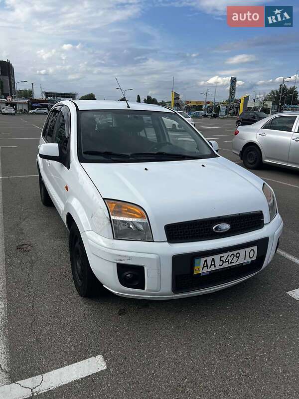 Хэтчбек Ford Fusion 2010 в Киеве