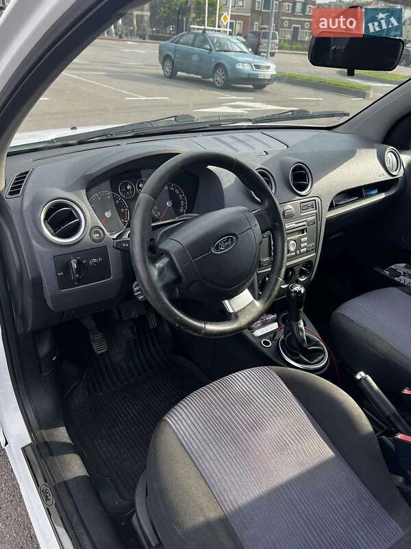 Хэтчбек Ford Fusion 2010 в Киеве