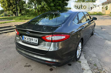 Седан Ford Fusion 2014 в 