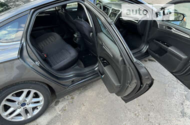 Седан Ford Fusion 2014 в 