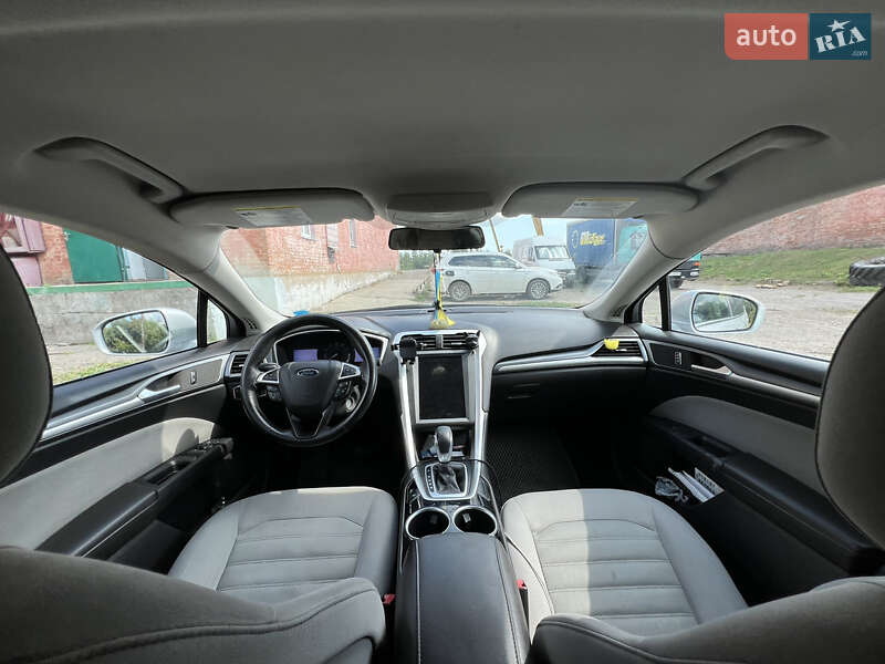 Седан Ford Fusion 2012 в Черкасах