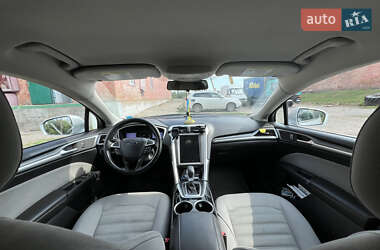 Седан Ford Fusion 2012 в 