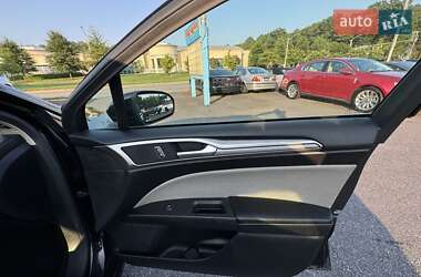 Седан Ford Fusion 2018 в 