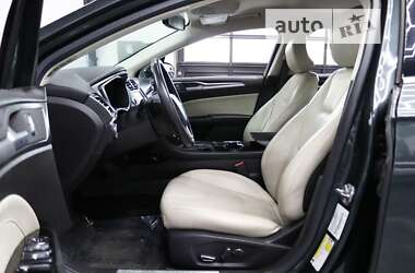 Седан Ford Fusion 2017 в 