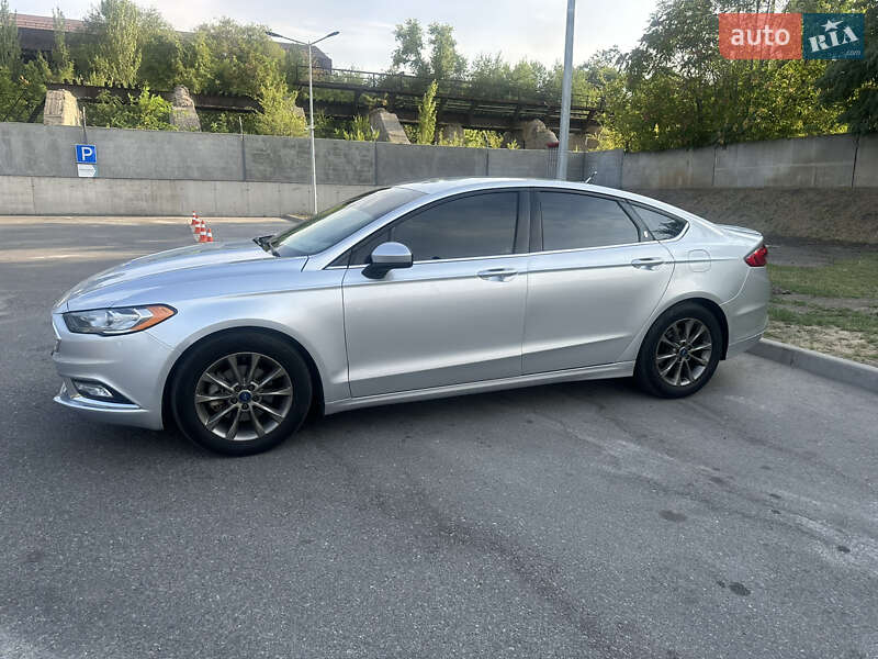 Седан Ford Fusion 2016 в Дніпрі