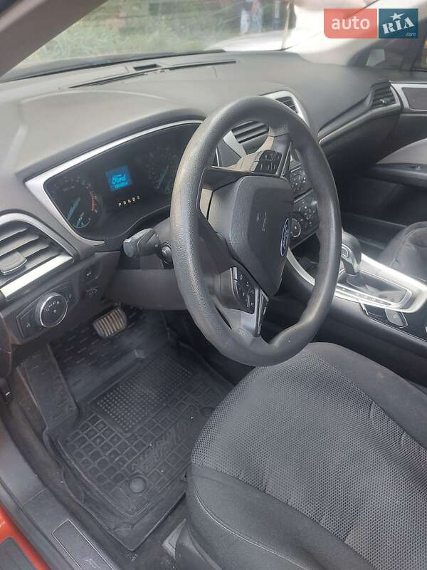 Седан Ford Fusion 2013 в Умани