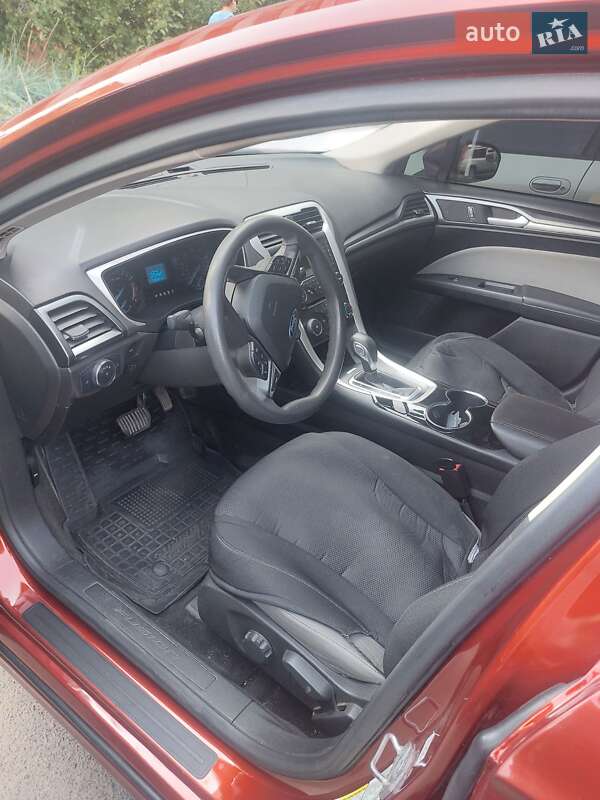 Седан Ford Fusion 2013 в Умани