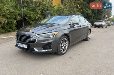 Седан Ford Fusion 2018 в Краснограде