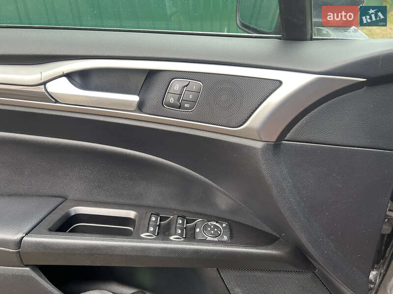 Седан Ford Fusion 2018 в Краснограде