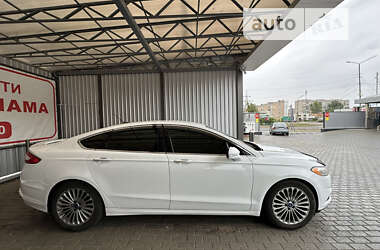 Седан Ford Fusion 2014 в Олександрії