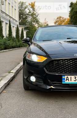 Седан Ford Fusion 2012 в 