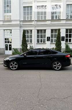 Седан Ford Fusion 2012 в 