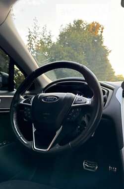Седан Ford Fusion 2012 в 