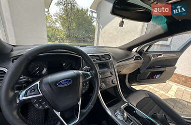 Седан Ford Fusion 2017 в 