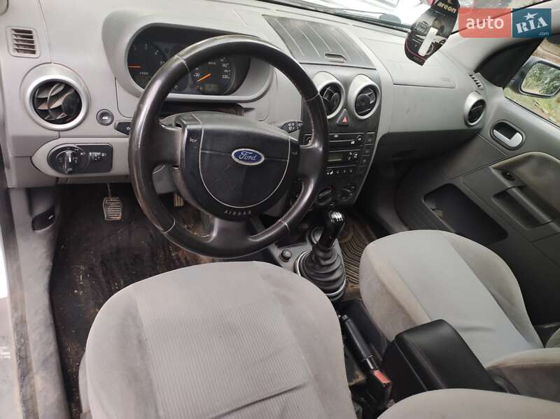 Хэтчбек Ford Fusion 2003 в Беляевке