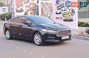 Седан Ford Fusion 2016 в 