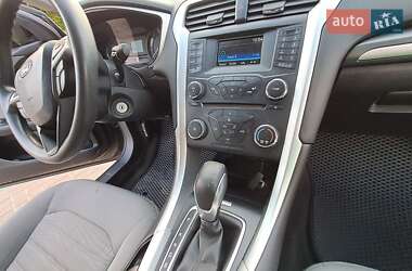 Седан Ford Fusion 2016 в 