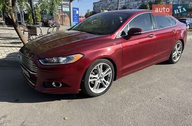 Седан Ford Fusion 2015 в 