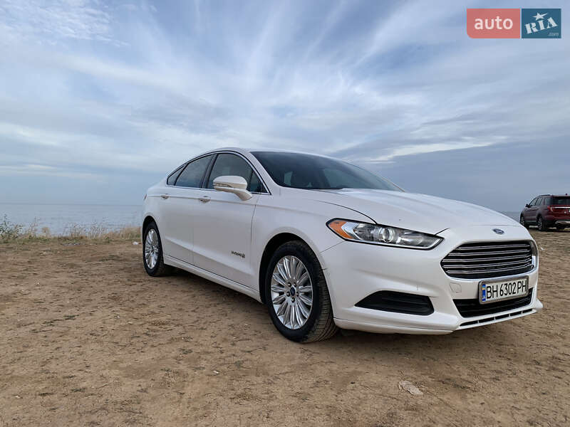 Седан Ford Fusion 2013 в Одесі