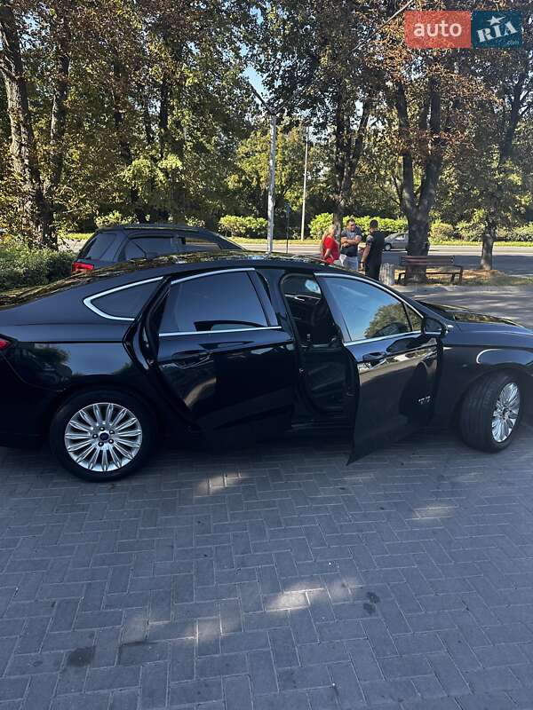 Седан Ford Fusion 2013 в Львове