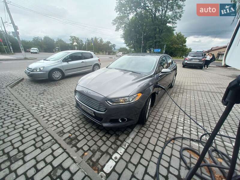 Седан Ford Fusion 2013 в Львове