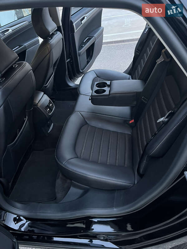 Седан Ford Fusion 2017 в Ременове