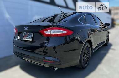 Седан Ford Fusion 2016 в 