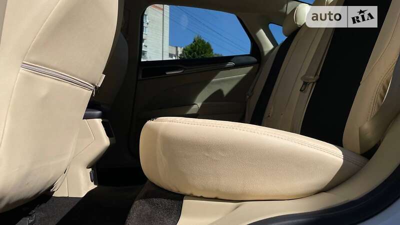 Седан Ford Fusion 2015 в Львове
