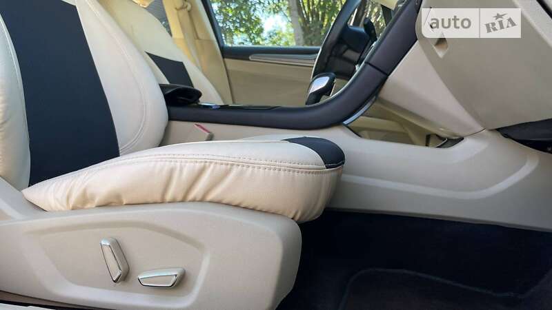 Седан Ford Fusion 2015 в Львове