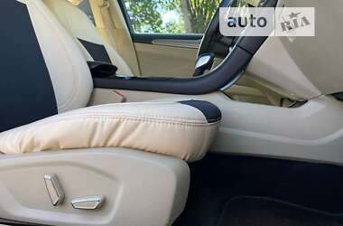 Седан Ford Fusion 2015 в 
