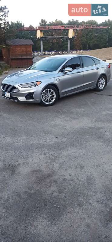 Седан Ford Fusion 2019 в Шепетівці