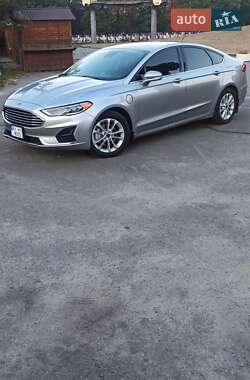 Седан Ford Fusion 2019 в 