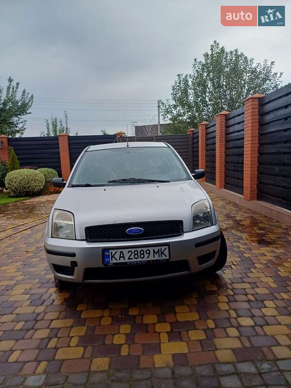 Хэтчбек Ford Fusion 2004 в Гостомеле
