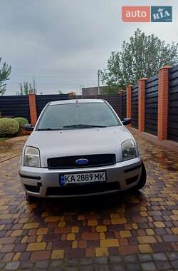 Хэтчбек Ford Fusion 2004 в 