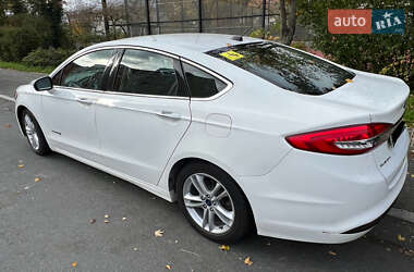 Седан Ford Fusion 2017 в 