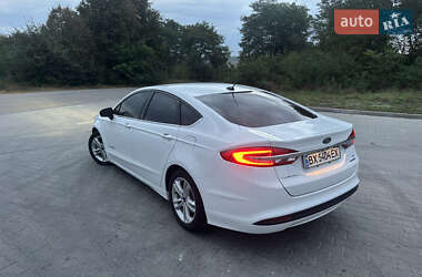 Седан Ford Fusion 2018 в 