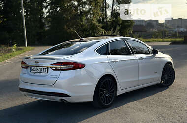 Седан Ford Fusion 2016 в 