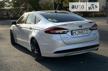 Седан Ford Fusion 2016 в 