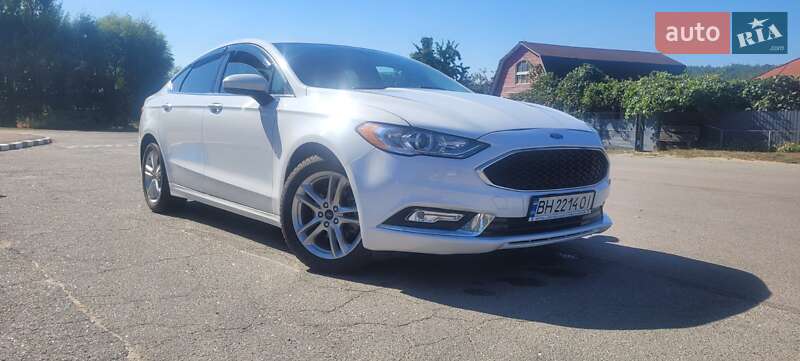 Седан Ford Fusion 2018 в 