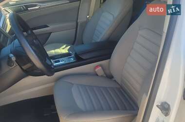Седан Ford Fusion 2018 в 
