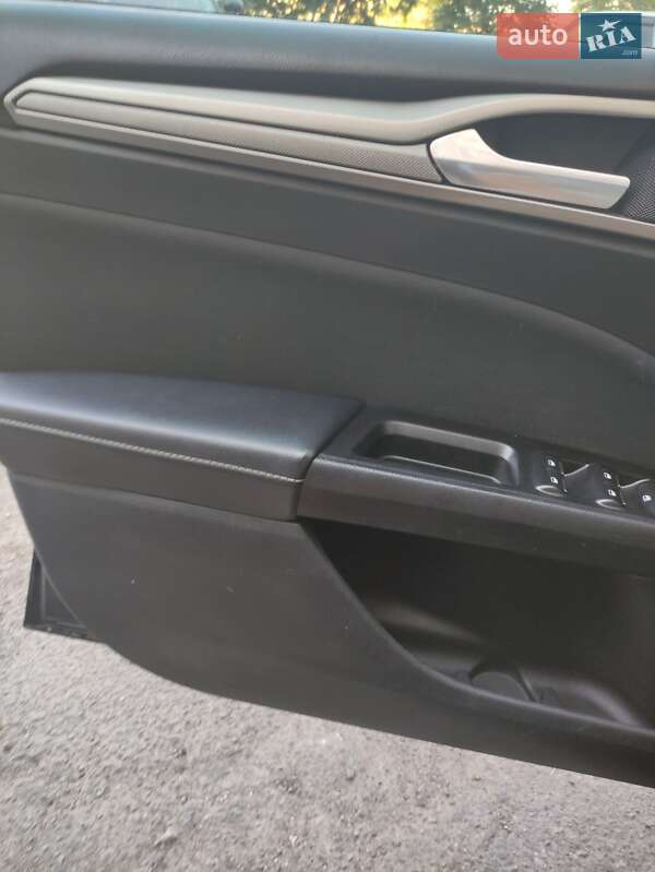 Седан Ford Fusion 2017 в Каменском