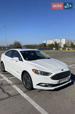 Седан Ford Fusion 2017 в 