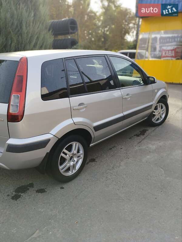Хетчбек Ford Fusion 2008 в Марганці