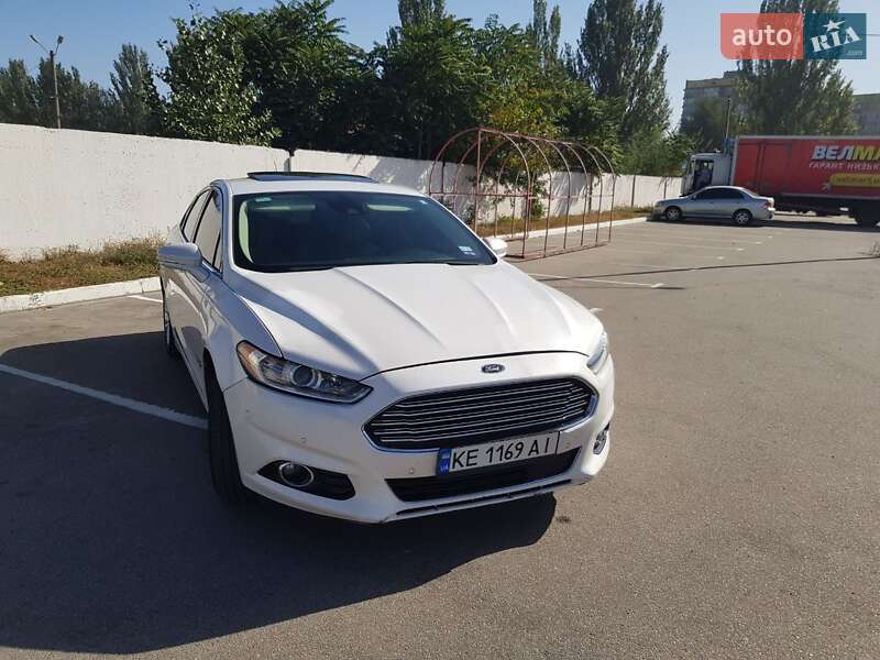Седан Ford Fusion 2013 в 