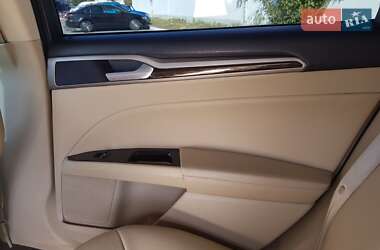 Седан Ford Fusion 2013 в 