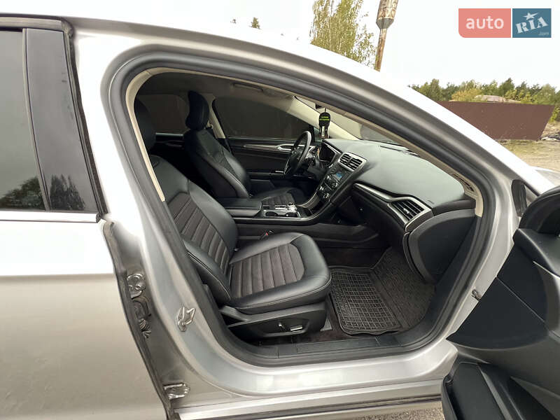 Седан Ford Fusion 2016 в Луцке