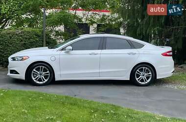 Седан Ford Fusion 2016 в Ужгороде