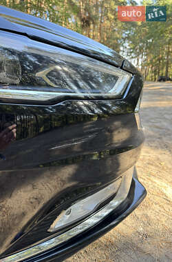 Седан Ford Fusion 2016 в 