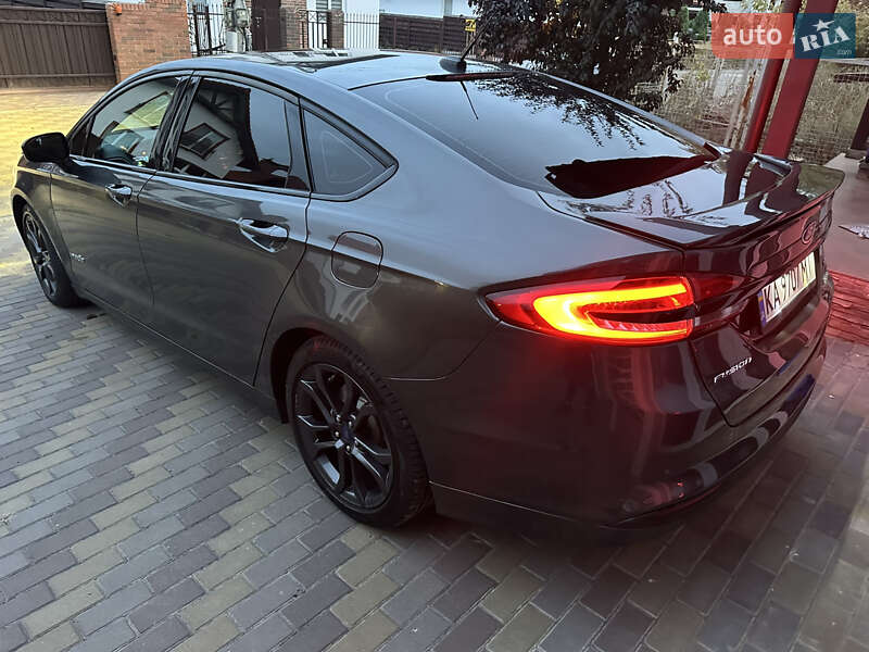 Седан Ford Fusion 2018 в Киеве фото 5 Седан Ford Fusion 2018 в Киеве